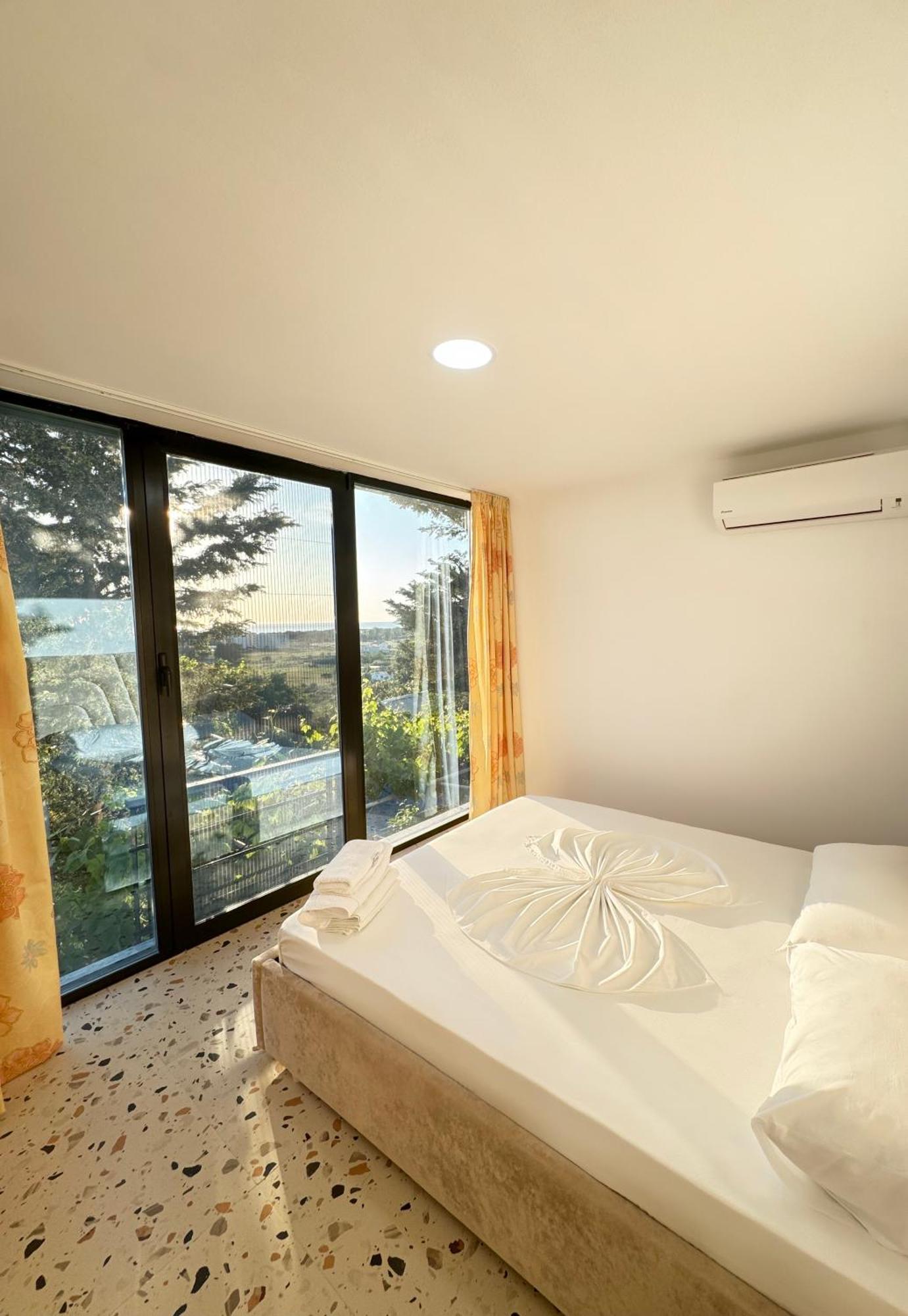 Bellavista Villa Durres Bagian luar foto